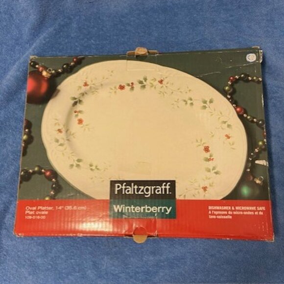 Pfaltzgraff Winterberry Oval Platter - Picture 1 of 4